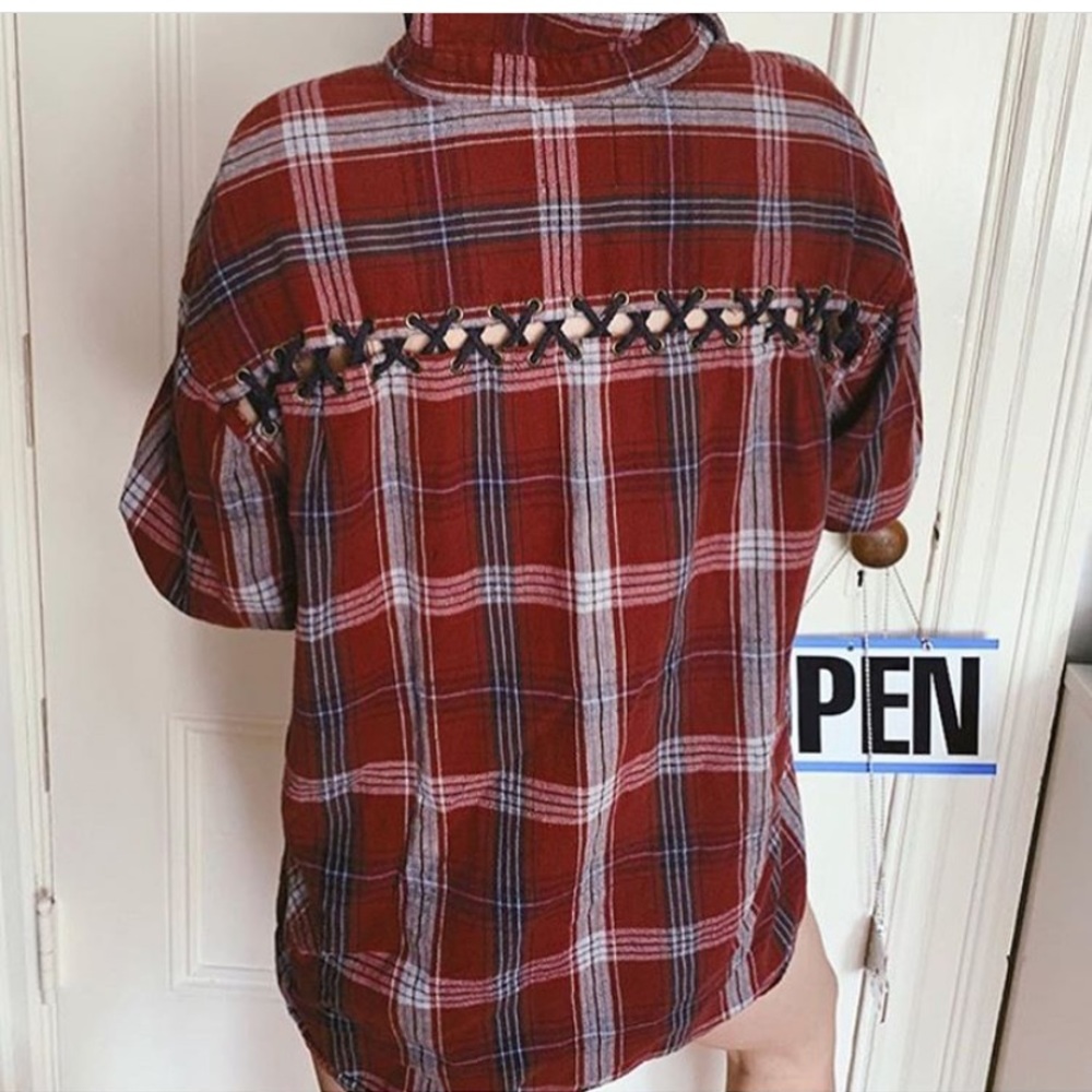 Laceup line red flannel